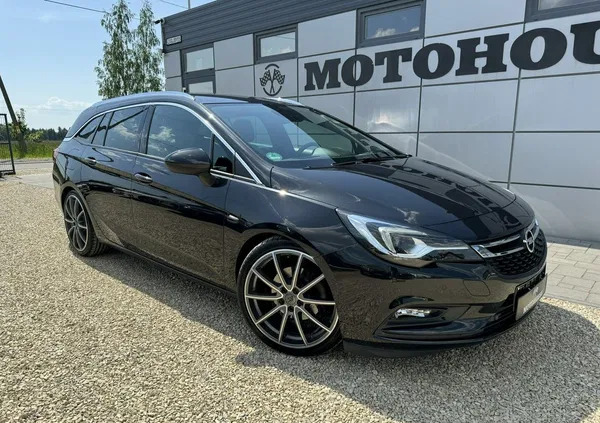 Opel Astra cena 63900 przebieg: 96000, rok produkcji 2016 z Wschowa małe 379